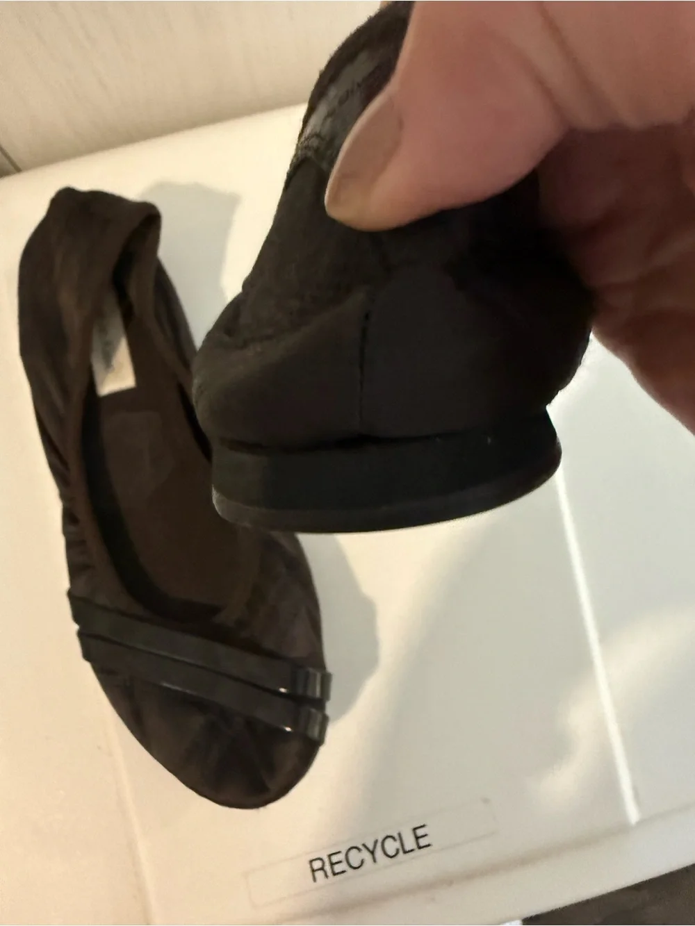 Calvin Klein Brown Quilted Ballet Flats with Glossy Toe Straps size 7